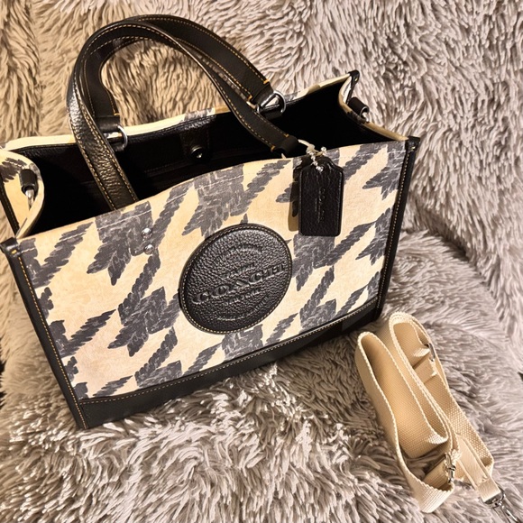 Coach Black and Tan Houndstooth Tote - Picture 5 of 7